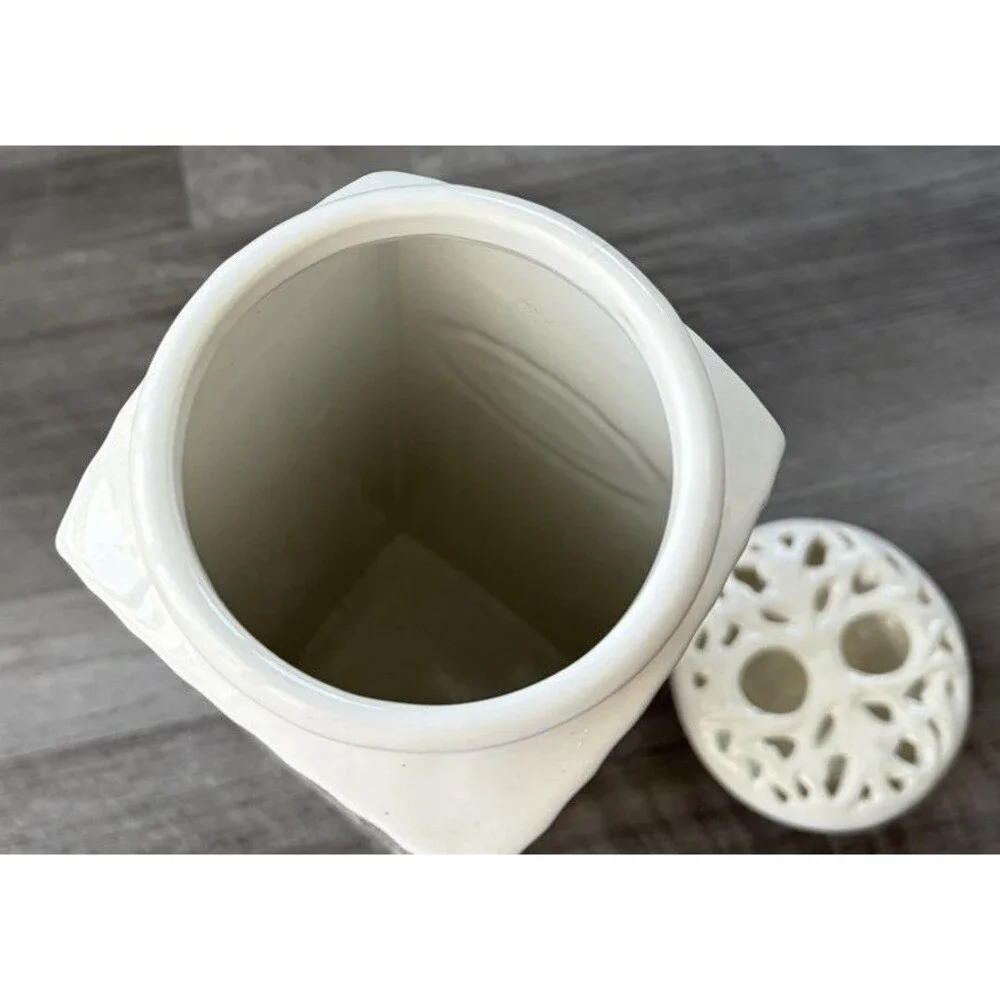 THL White Ceramic Spaghetti Canister Farmhouse Ribbed Jar Bronze Label Lace Lid